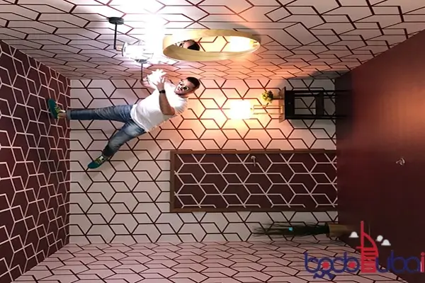 موزه توهمات (Museum Of Illusions)