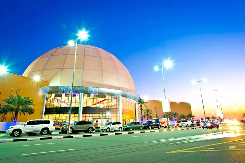 مرکز خرید اوت لت مال (Dubai outlet Mall)